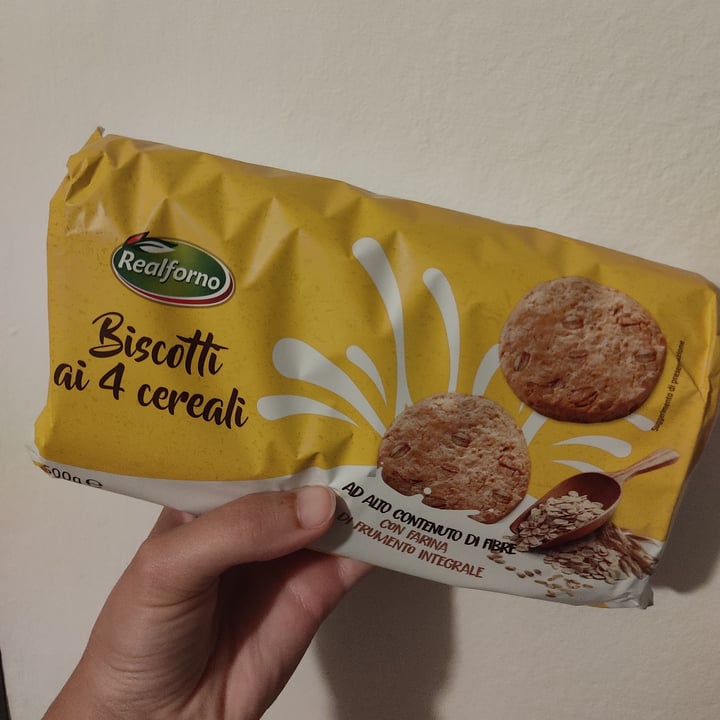 photo of Realforno Biscotti Ai Quattro Cereali shared by @-fede on  20 Aug 2023 - review