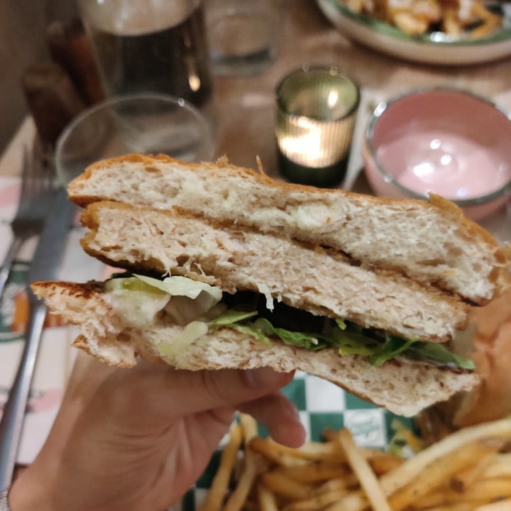 photo of Neat Burger Milano | Merlata Bloom crispy chick'n shared by @ardemia on  26 Apr 2024 - review