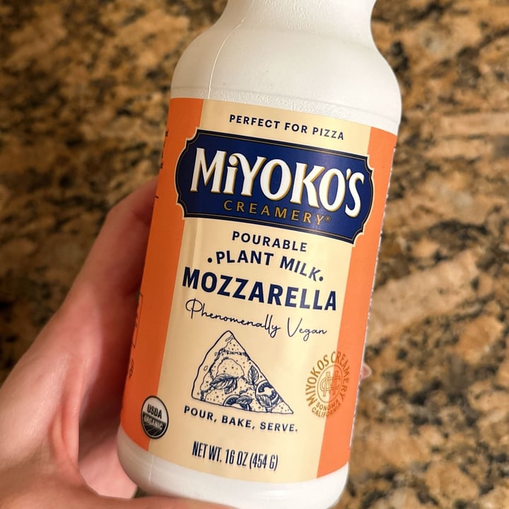 photo of Miyoko's Creamery Liquid Vegan Pizza Mozzarella shared by @inannaforearth on  22 Feb 2024 - review