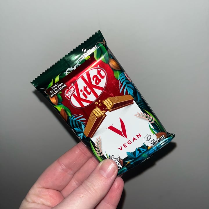 photo of Kitkat Kit Kat Vegan shared by @miekeatsvegan on  16 Jan 2024 - review