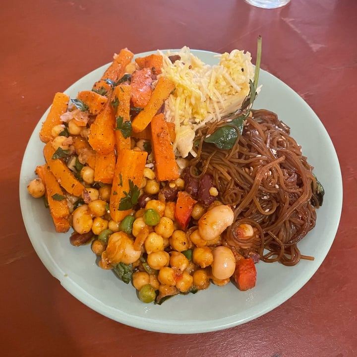 photo of Momo. Vegetarian. Buffet shared by @inesbensadok on  16 Mar 2025 - review