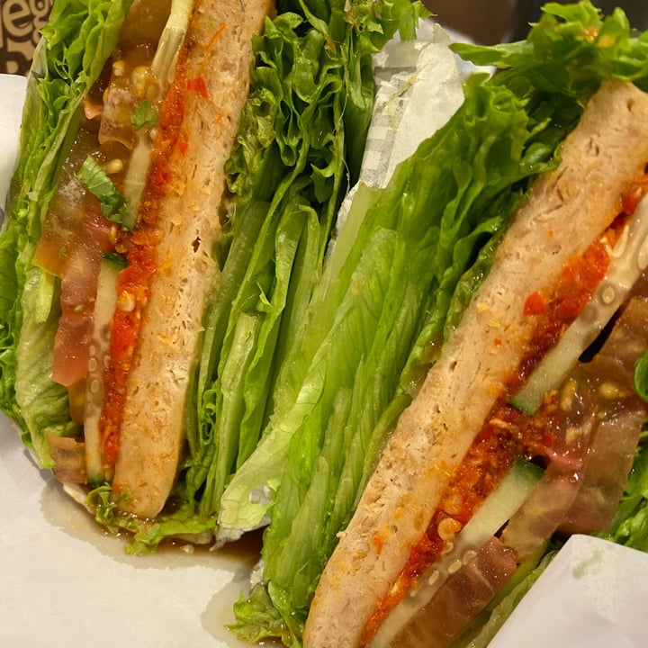 photo of VEGANBURG Woodleigh Hainanese Chickenless Burger shared by @fxk on  17 May 2024 - review