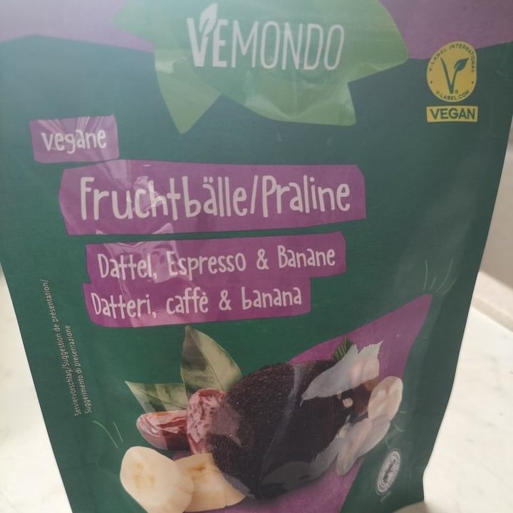 photo of Vemondo praline datteri caffè e banane shared by @sofia46 on  01 May 2024 - review