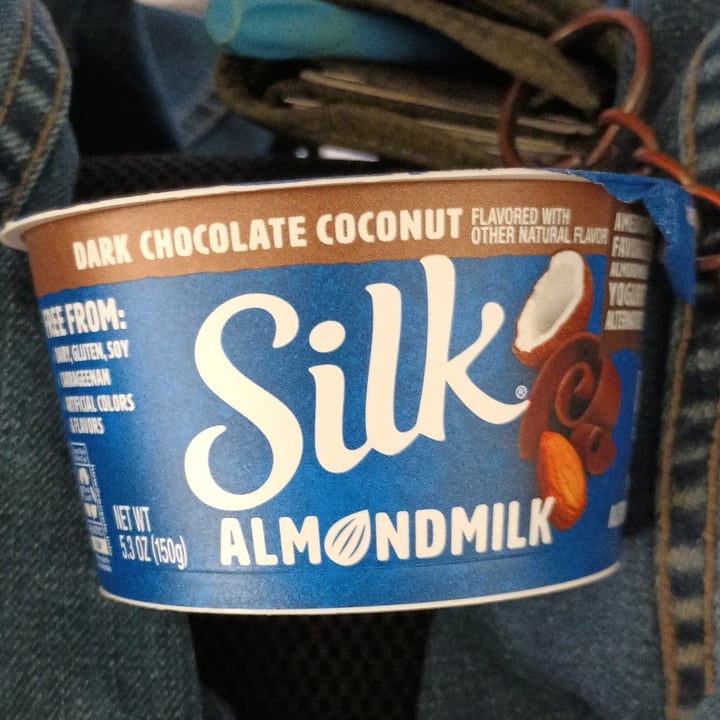 photo of Silk Silk Almondmilk Dark Chocolate Coconut shared by @quadantics on  25 Dec 2023 - review