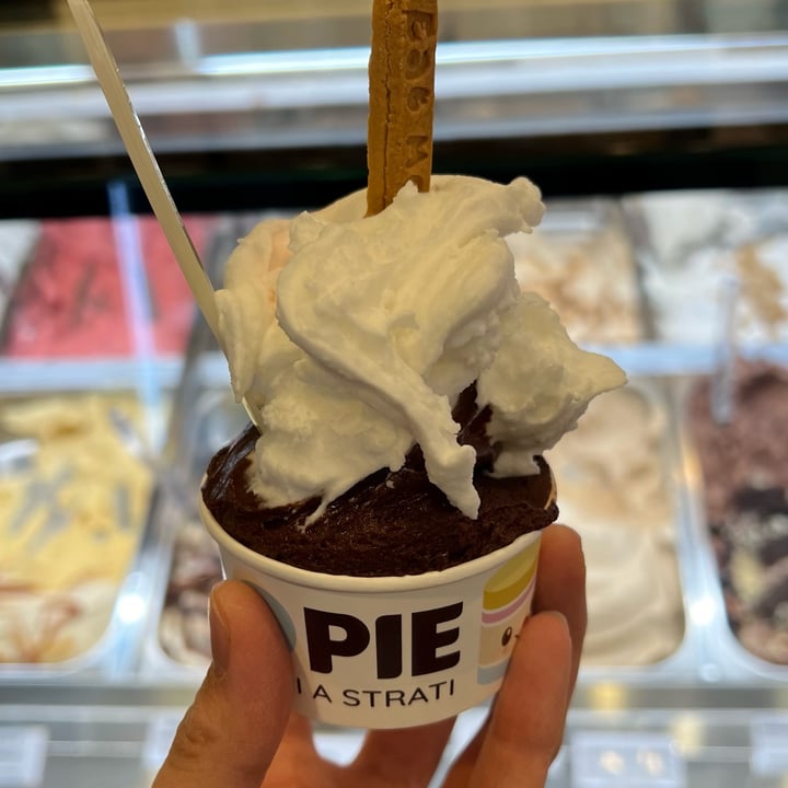 photo of Gelopie Store gelato al gelato fondente e limone shared by @dinolau97 on  30 Jan 2024 - review
