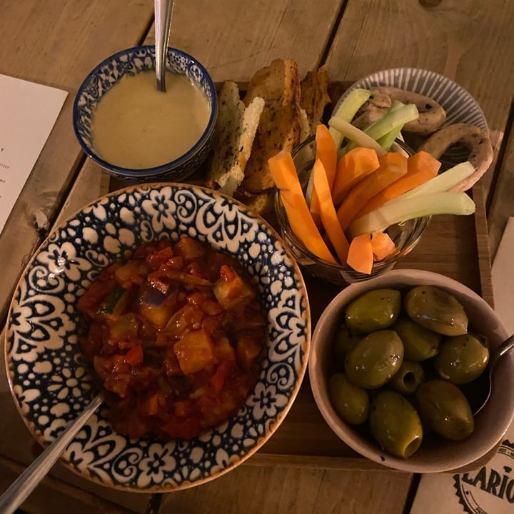 photo of Lario's Bistrot antipasto vegano shared by @alltingarnej on  19 Oct 2024 - review