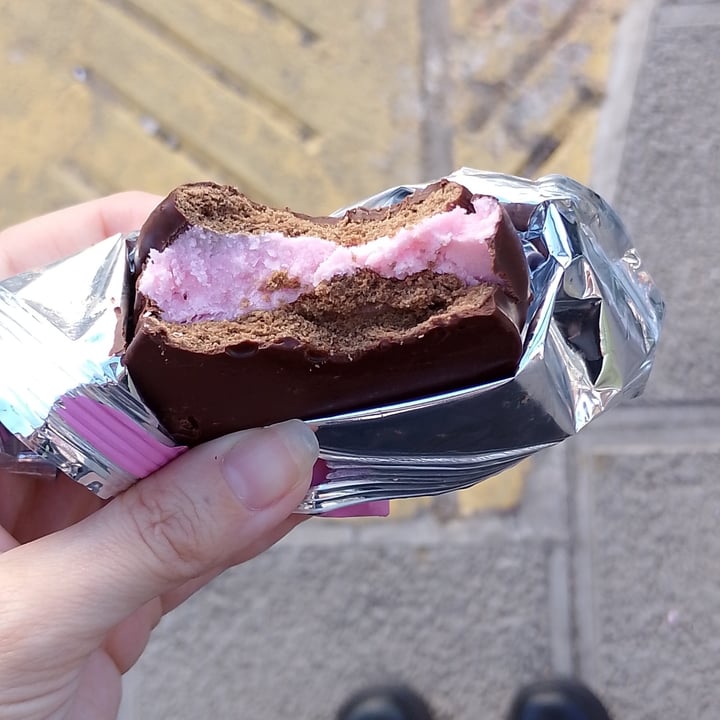 photo of Cerro Azul Alfajor de Mousse de Fresas shared by @marmiau on  16 Nov 2024 - review