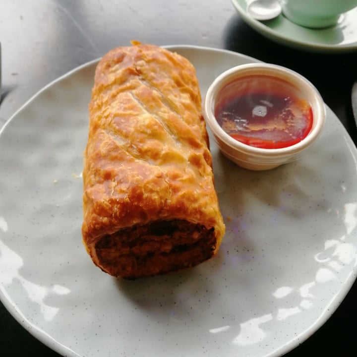 photo of Mister Nice Guy's Bakeshop Sausage roll shared by @danisdragon on  20 Nov 2023 - review