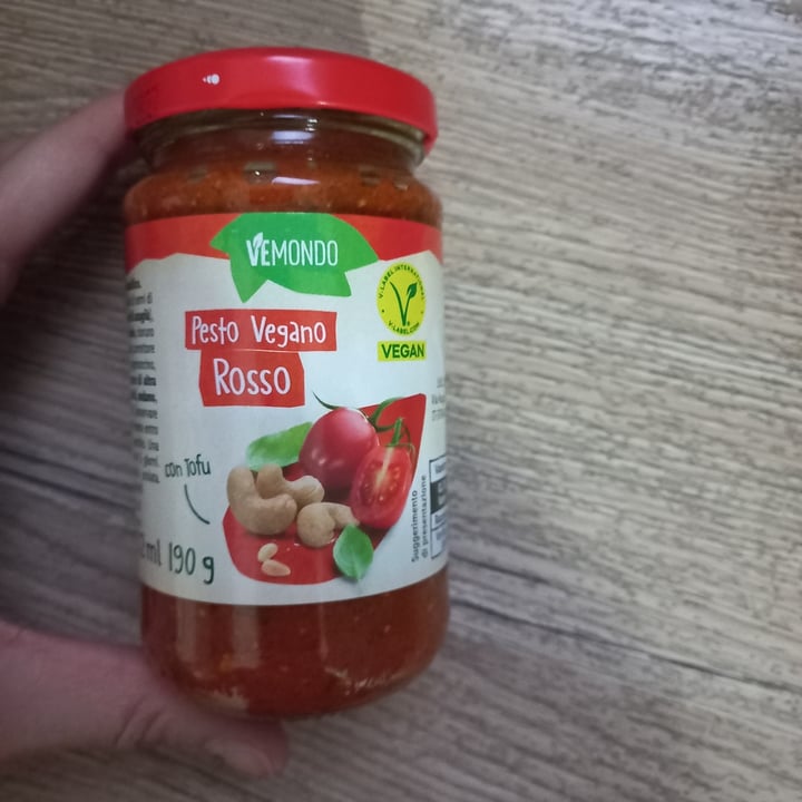 photo of Vemondo pesto vegano rosso shared by @drone53 on  09 May 2024 - review
