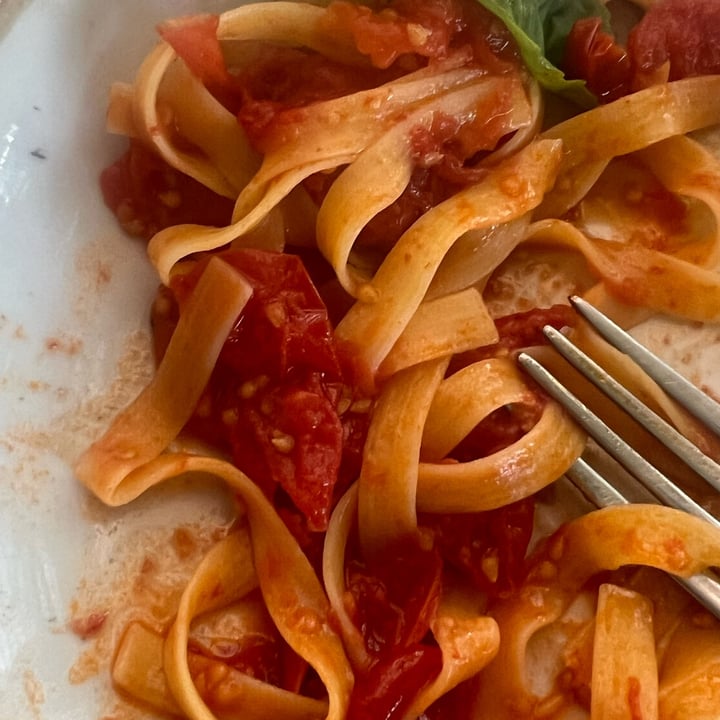 photo of Due Ponti Restaurant tagliatelle senza glutine con pomodori pachino shared by @aananga on  19 Aug 2023 - review