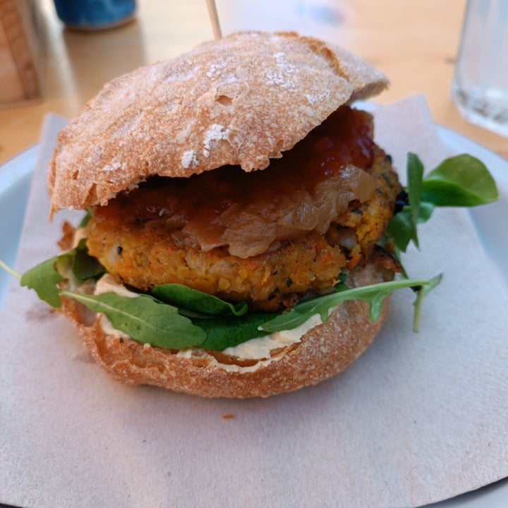 photo of etel&pan Hamburguesa vegana shared by @biancafurii on  28 Apr 2024 - review