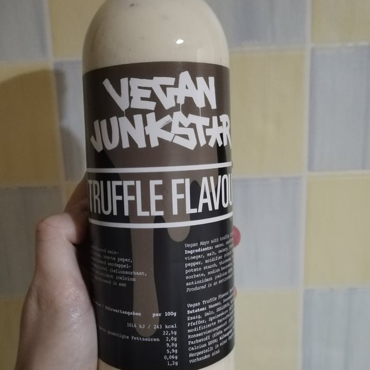 Vegan Junkstar Truffle Flavoured Sauce Review abillion