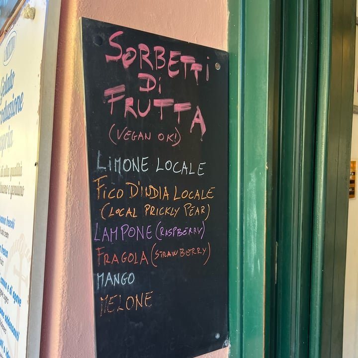 photo of Gelateria Il Porticciolo Sorbet Mangue Et Framboise shared by @eeyoreblack on  09 Sep 2025 - review