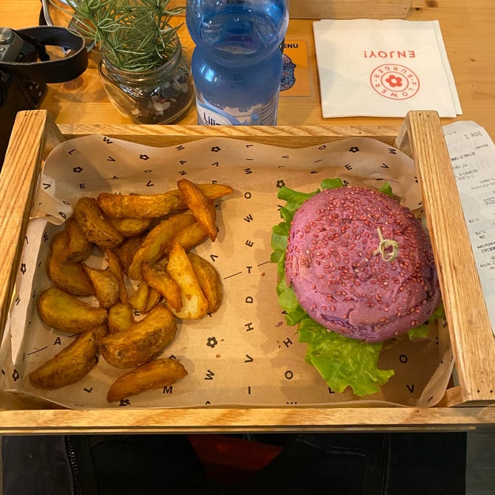 photo of Flower Burger Bloom Burger shared by @malegria on  17 Mar 2024 - review