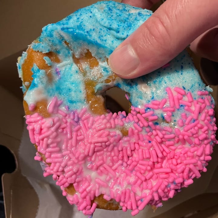 photo of Voodoo Doughnut Miami Viceberry shared by @tofutrey on  25 Jul 2025 - review