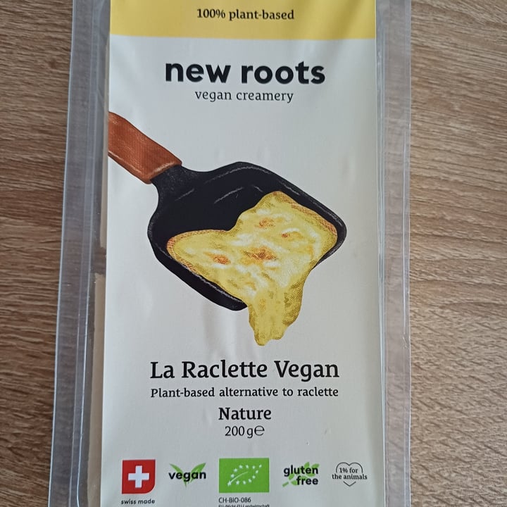 photo of New Roots La Raclette Vegan Chili & Garlic shared by @seacat-blondie on  14 Feb 2024 - review