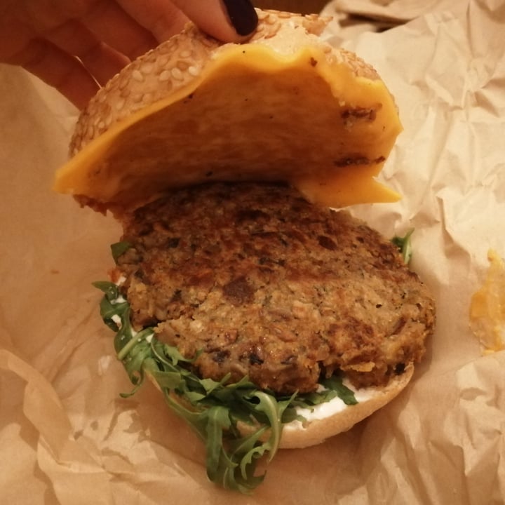 photo of mushroom skg Mushroom Burger shared by @natasarckr on  09 May 2024 - review