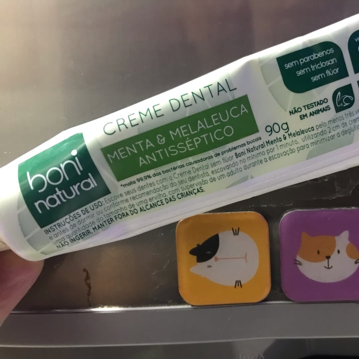 photo of Boni natural creme dental com óleos naturais menta e melaleuca shared by @catialee on  12 May 2024 - review