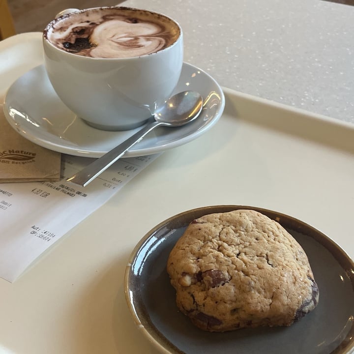 photo of Ave Pastelería Artesanal Galleta Vegana shared by @sara18 on  09 Jun 2025 - review