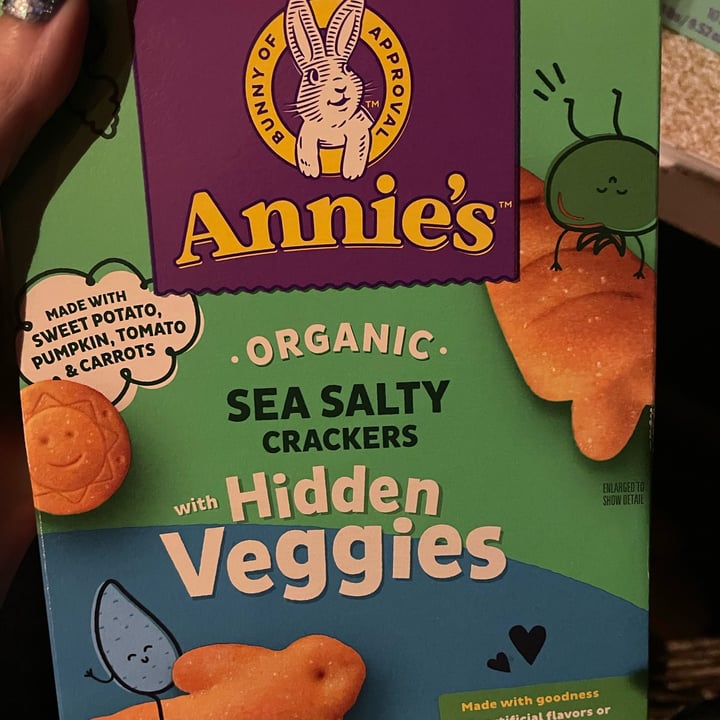 photo of Annie’s Organic Sea Salty Crackers with Hidden Veggies shared by @switchharris on  23 Apr 2024 - review
