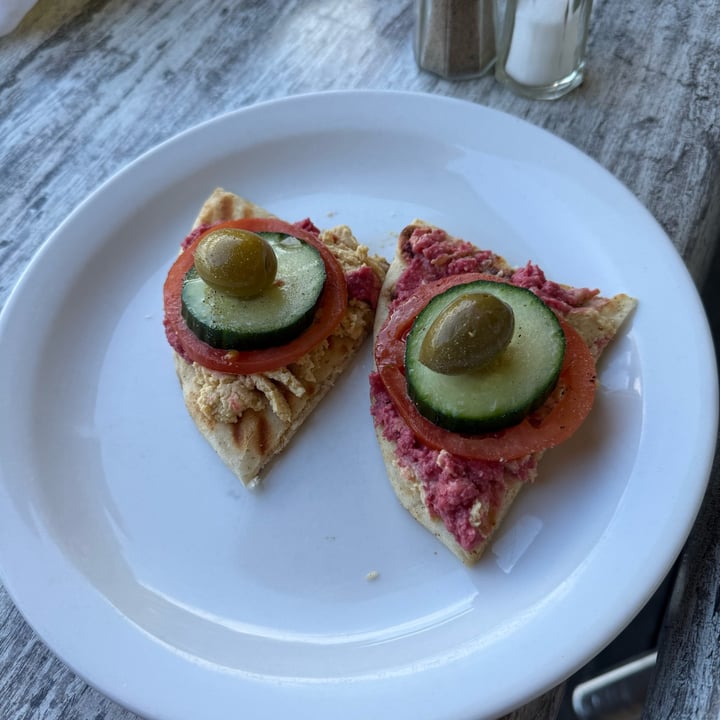 photo of Café Culturel de la Pointe hummus plater shared by @manjugarg on  05 Oct 2025 - review