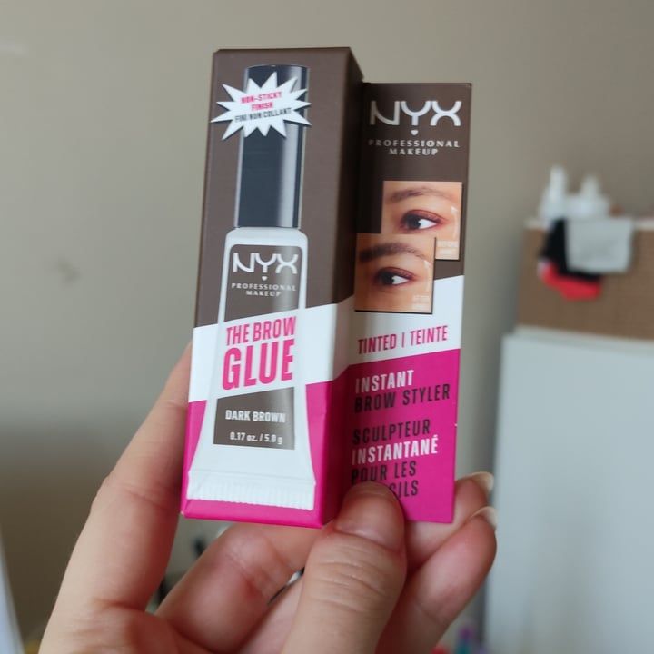 photo of NYX Cosmetics The Brow glue shared by @ilariachillea on  20 Oct 2023 - review