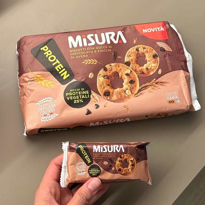 photo of Misura Biscotti con gocce di cioccolato e fiocchi d’avena shared by @chiararas92 on  21 Jul 2024 - review