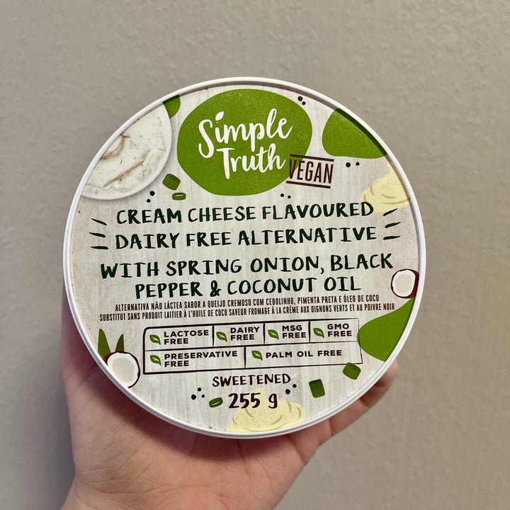 photo of Simple Truth Cream Cheese Falvoured Dairy Free Alternative With Spring Onion, Black Pepper & Coconut Oil shared by @jeanne-marie on  17 Jan 2024 - review