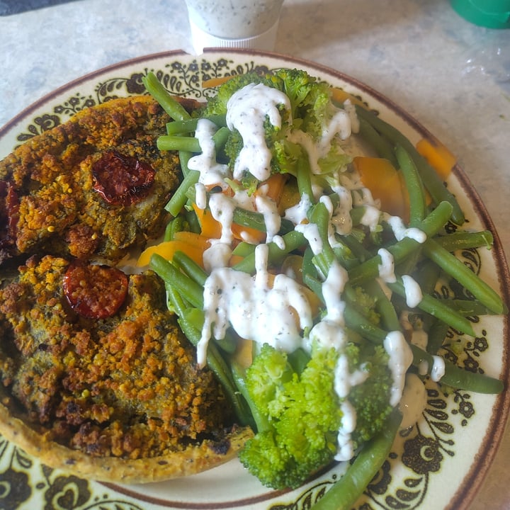 photo of Higgidy Spinach & Tomato Quiche shared by @lauraem on  17 Jul 2025 - review