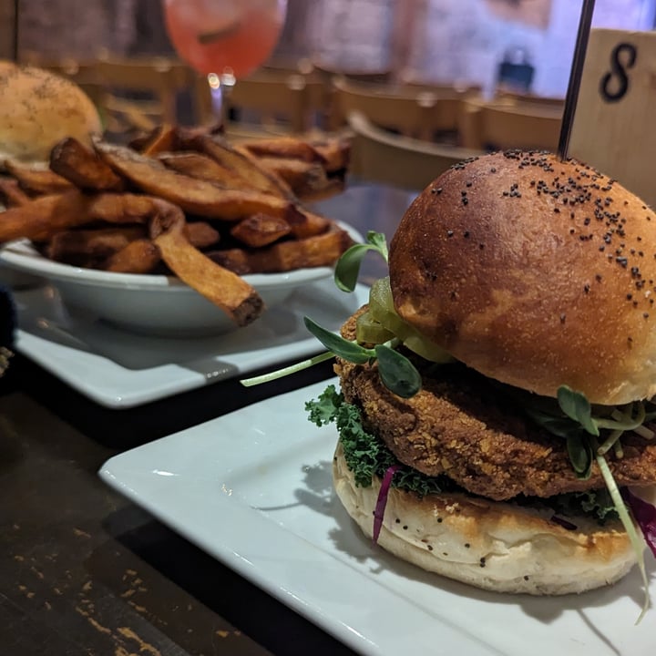 photo of La Cale - pub zéro déchet Burger TFK shared by @christellev on  18 Feb 2024 - review