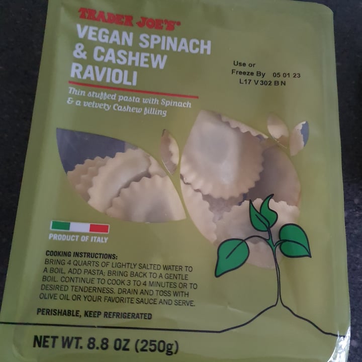 photo of Trader Joe's Vegan Spinach & Cashew Ravioli shared by @anistavrou on  17 Oct 2023 - review