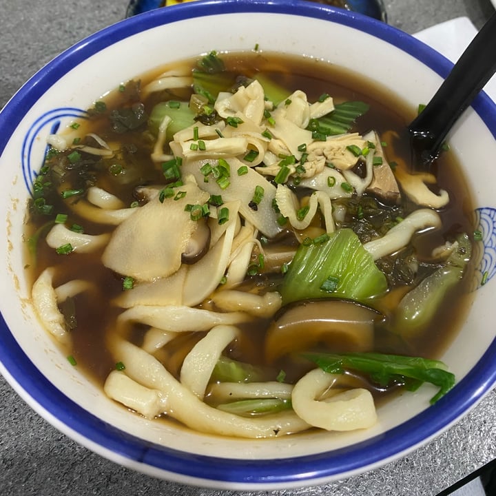photo of Noodles & Soups Noodles “la mian” con verdure shared by @emmis on  07 Dec 2023 - review