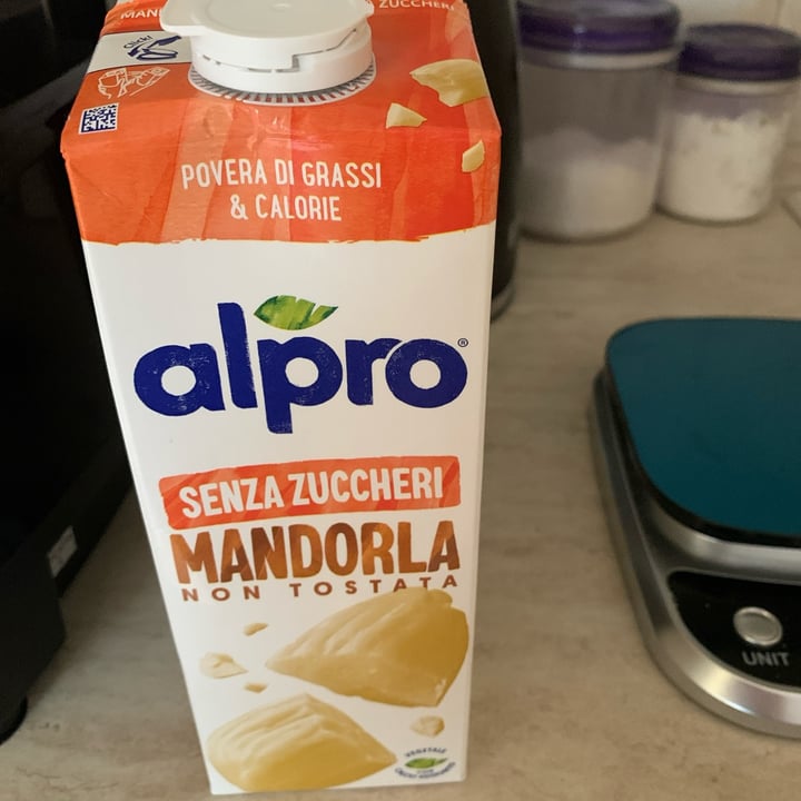 photo of Alpro latte di mandorla senza zuccheri shared by @lorella67 on  23 Aug 2025 - review