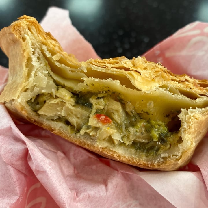 photo of United Petroleum Port Wakefield (Pie Face) Vegan Thai Green Curry Pie shared by @blacklilyleaf on  08 Nov 2024 - review