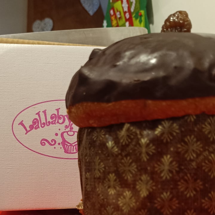 photo of Lullaby Cakes Panettone Castagne candite e cioccolato fondente shared by @leti-99 on  25 Dec 2024 - review