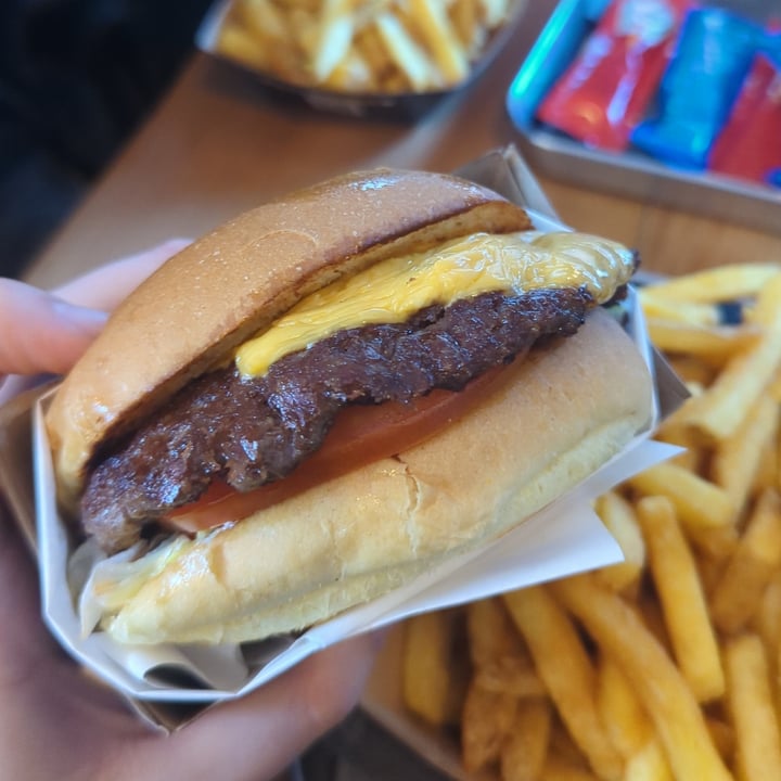 photo of BurgerVision Smashburger Beyond Cheese Smash shared by @bratkart0ffel on  23 Nov 2024 - review