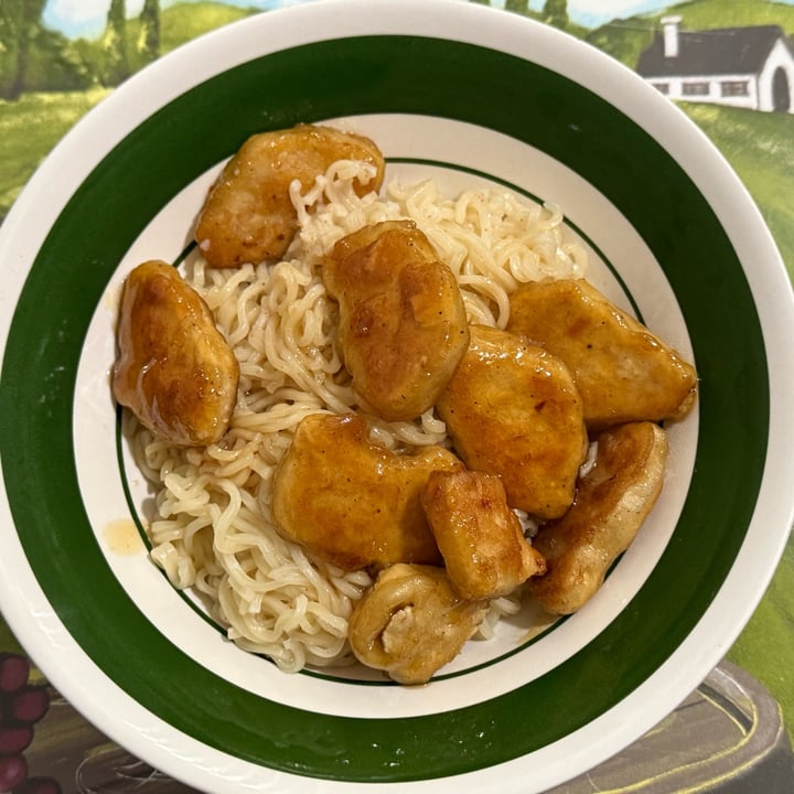 photo of Gardein Mandarin Orange Crispy Chick’n shared by @crazeedeysi on  20 Sep 2025 - review