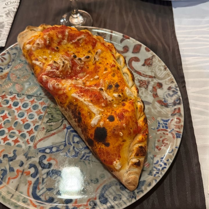 photo of Trinacria Pizzeria Calzone friarielli shared by @gingercringe on  03 Aug 2025 - review