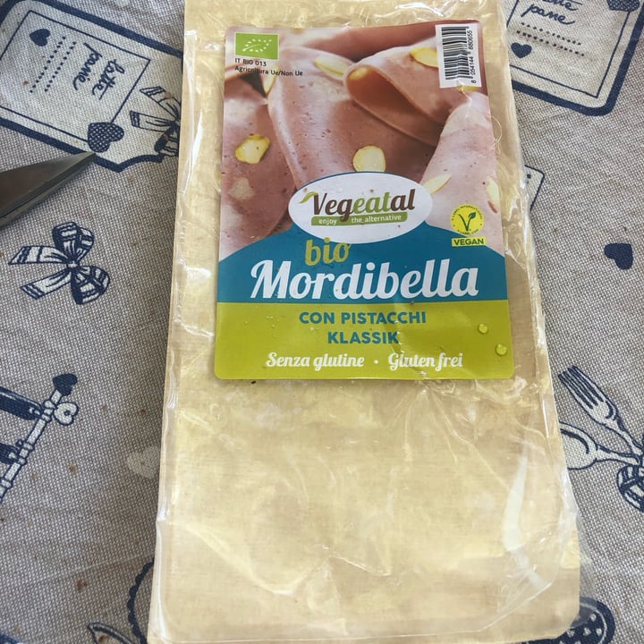 photo of Bio Vegeatal Bio Mordibella Gusto Mortadella Con Pistacchi shared by @millathecaterpillar on  19 Aug 2023 - review