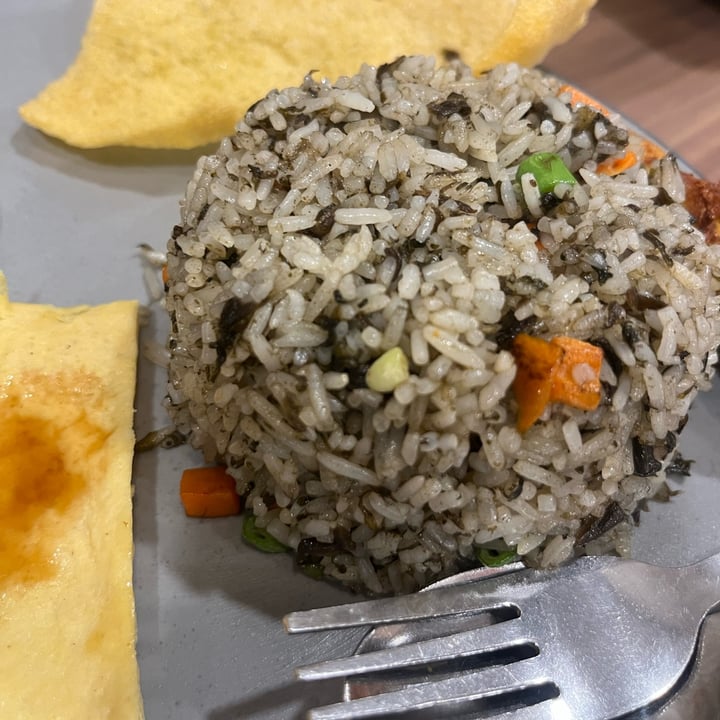 photo of Warung Ijo olive fried rice shared by @soy-orbison on  04 May 2024 - review