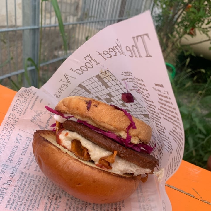 photo of Vegman street food superhero Burger Casciù shared by @isarab on  03 Aug 2024 - review