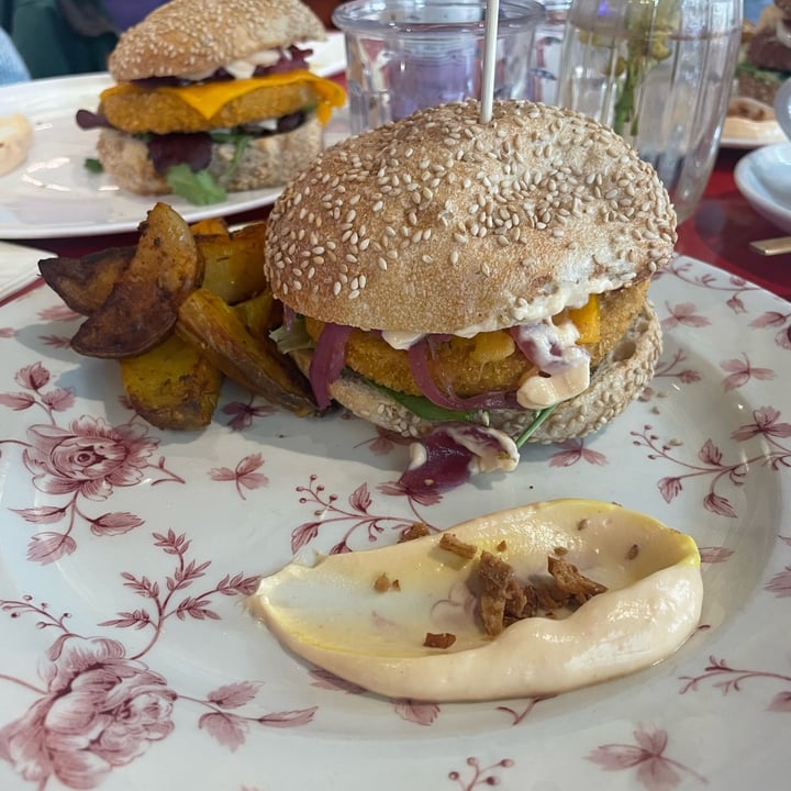 photo of Ziga Bar Burger Vale Vegan shared by @cri2 on  09 Mar 2025 - review
