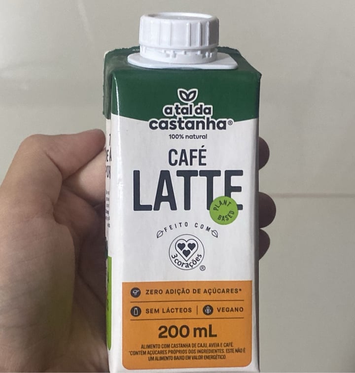 photo of A Tal da Castanha Café Latte shared by @juliacomin on  19 Aug 2024 - review