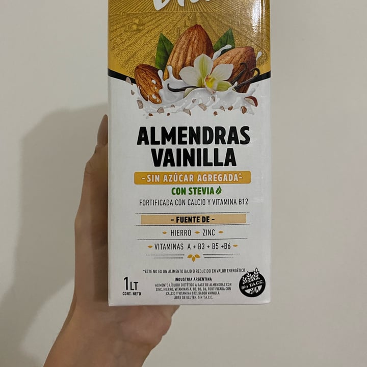 photo of Pampa Vida Leche de Almendras y Vainilla Sin Azúcar Agregada con Stevia shared by @marynasalas on  30 May 2024 - review