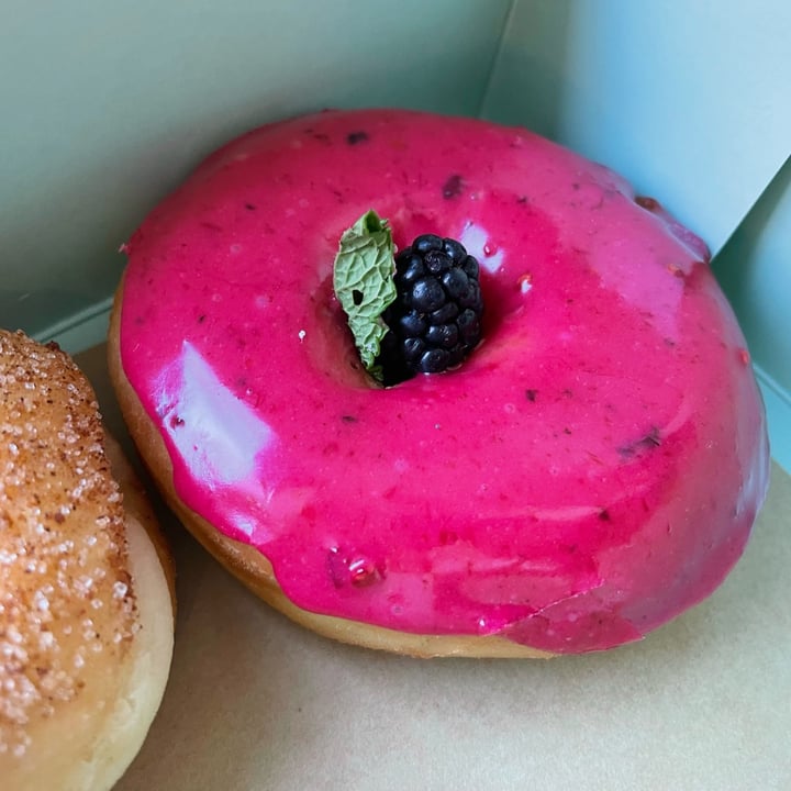 photo of Cloudy Donut Co. Blueberry Mint Donut shared by @hugemittons on  23 Jan 2024 - review