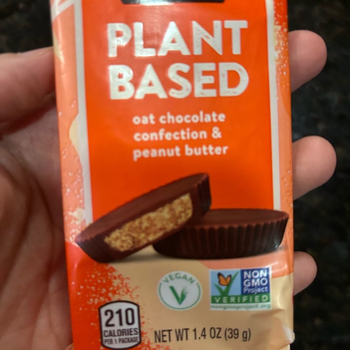 photo of Hershey's Reese’s Plant Based shared by @esmevegana on  15 Mar 2024 - review