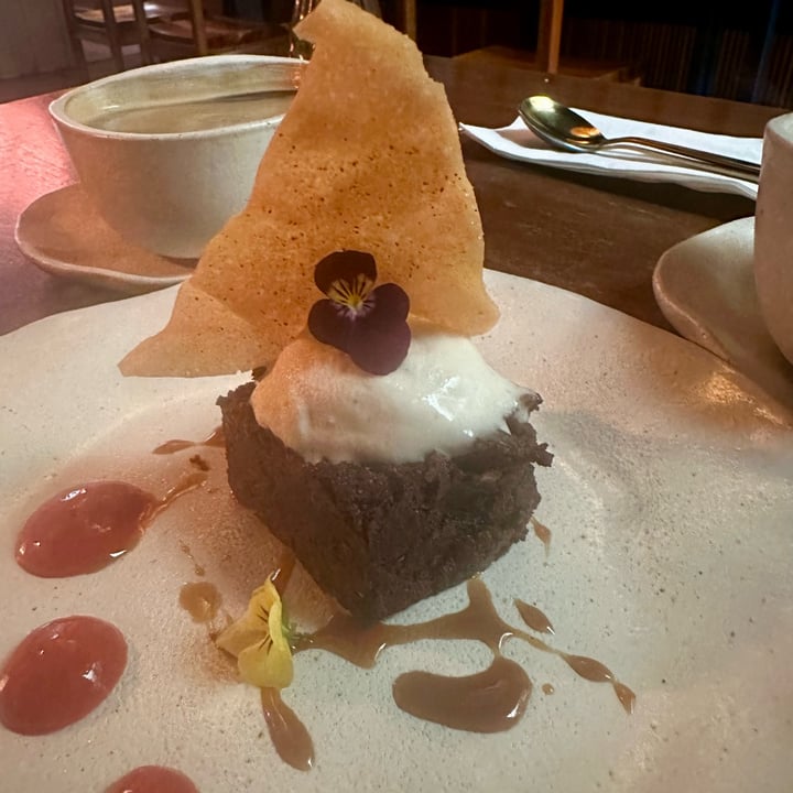 photo of El Mundo Restaurante Butterscotch Tahini Brownie shared by @nancy on  17 Oct 2025 - review