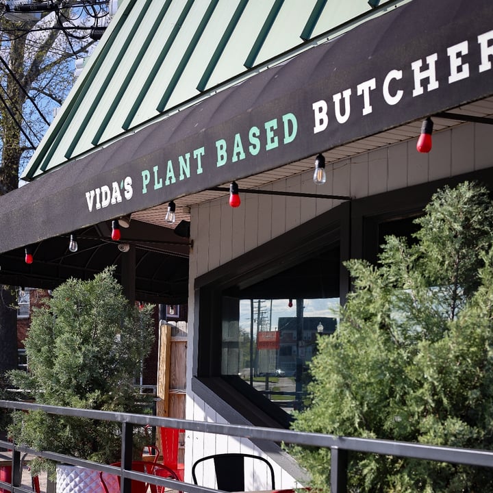 photo of Vida's Plant Based Butcher Beans - N - Franks shared by @lizmaselli on  23 Apr 2024 - review