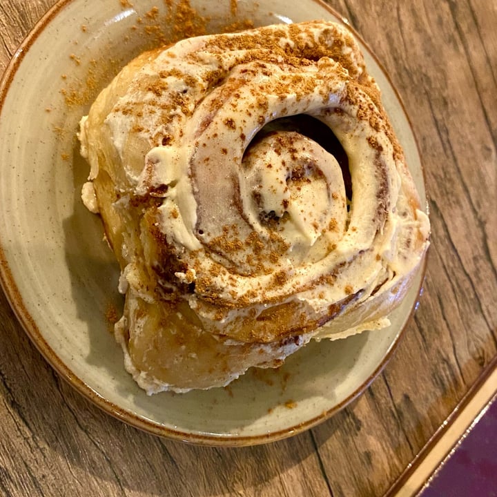 photo of El Chino Vegano cinnamon roll shared by @thanialtc on  28 Jan 2025 - review