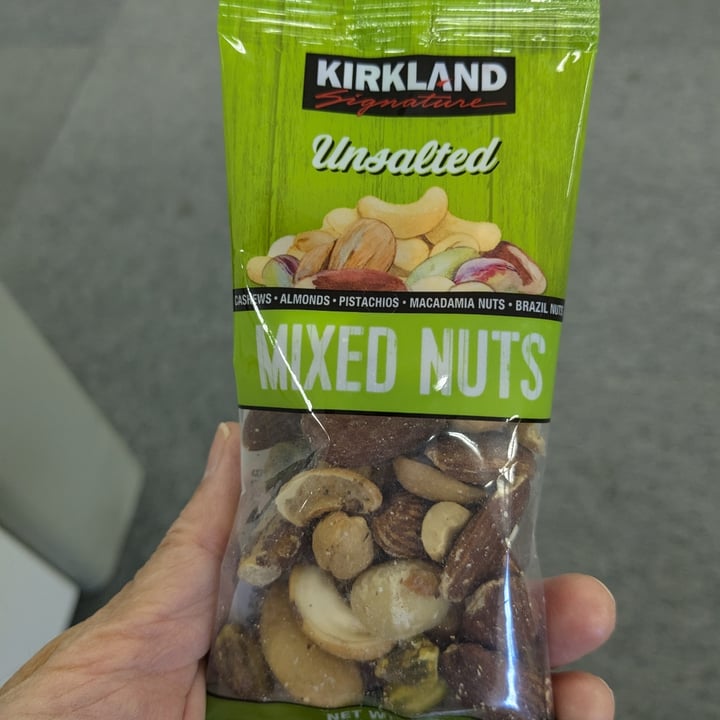 photo of Kirkland Signature Mixed nuts shared by @izumi on  07 Nov 2024 - review